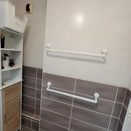 200m De La Piscine Wifi T3 38 M2 6 Pers 2 Ascenseur דירה קאבורג